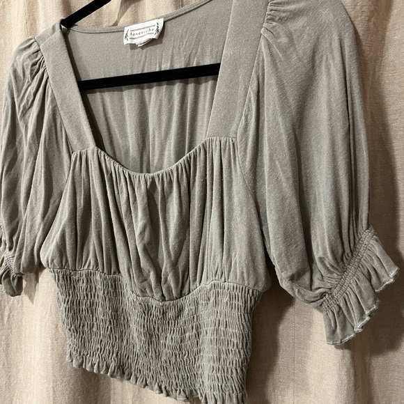 🤍 Sage Smocked Top - Picture 2 of 4